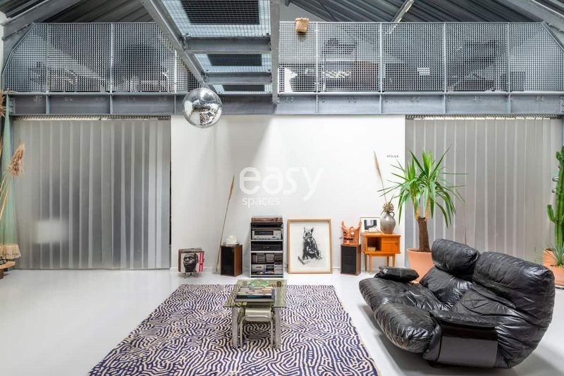 artistic loft workshop space in FRANCE ideal for photography shoots and filming purposes